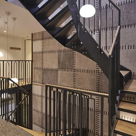 Spinne Hotel